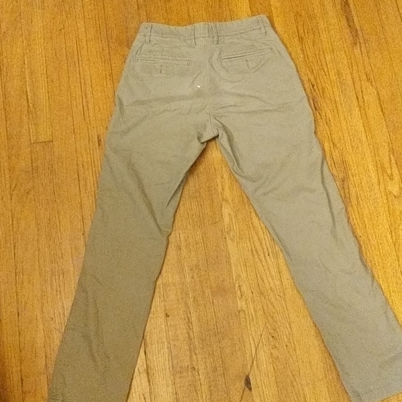 A simple pair of chinos. - Picture 2 of 4